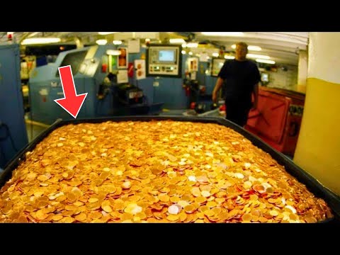 He Walked Into a Bank With 45 Years of Pennies — No One Expected the Final Total